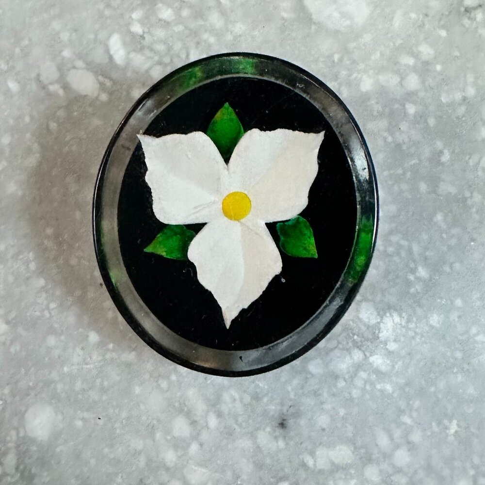 Vintage Lucite Brooch White Trillium Flower Pin Resin Flower Brooch Vintage Pin